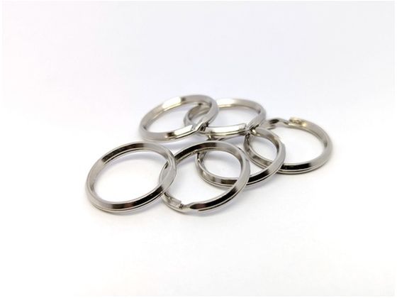 ●使用荷重（ｋＮ）：０．００９８●Ａ（ｍｍ）：１５．８●線径（ｍｍ）：１．５●表面処理：ニッケル●ＩＫＲ−１６×６個入●ニッケルメッキ キーリング●本体：鉄（ＳＷＲＭ６）●急激に荷重をかける、角度をつ