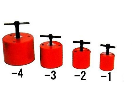 ●吸着力：８８ｋｇｆ●サイズ：φ７０×６４ｍｍ●穴径：７ｍｍ●穴数：２●重量：２．０ｋｇ●使用温度：１００℃以下●材質：アルニコ磁石（Ａｌｃｏｍａｘ?）●温度変化に強く、機械的強度に優れるアルニコ磁石